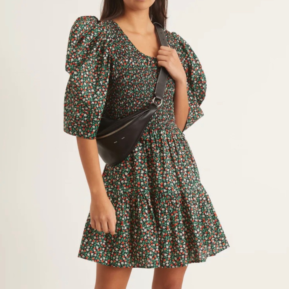 Sea NY Lilly Puff Sleeve Smocked Dress in Black, size Small